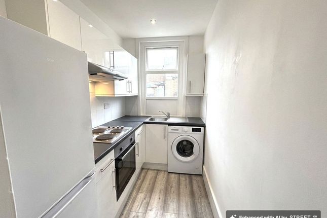 48b Birchanger Road, London photo 4