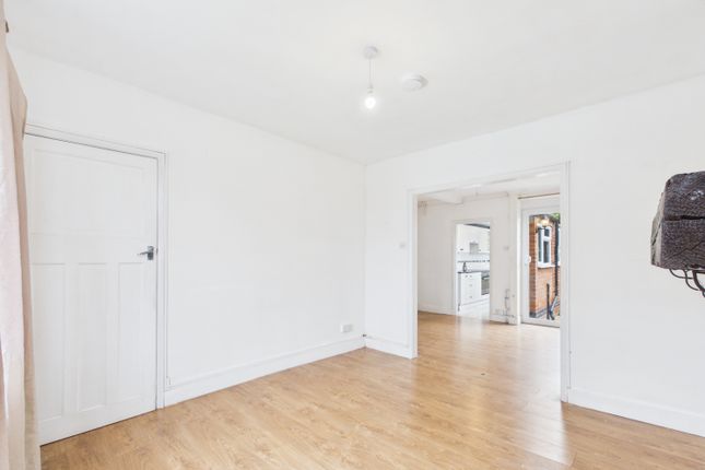 20, Borrowell, Derby photo 4