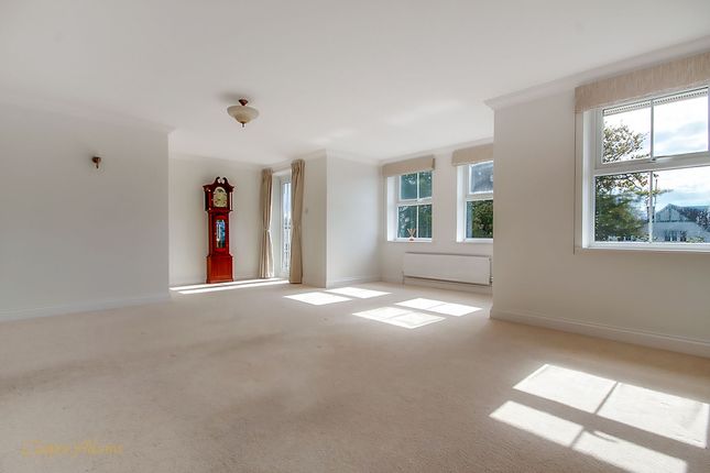3 Seacroft Apts, 17 Sea Lane, Littlehampton photo 2