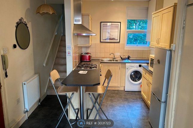 Flat  Milton Road, Highgate London, London photo 4