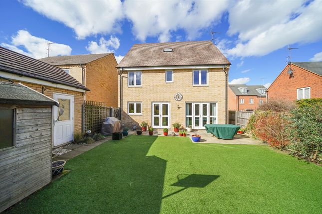 Thumbnail Detached house for sale in Plover Road, Leighton Buzzard