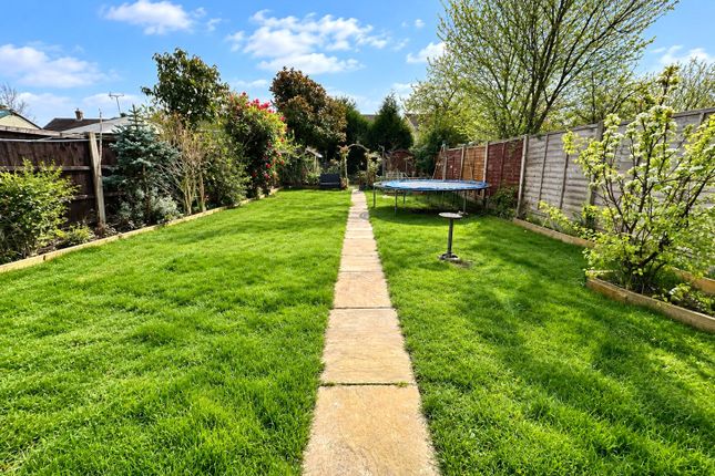 63, New Century Road, Basildon photo 3
