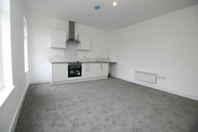 143B, Darlington photo 2