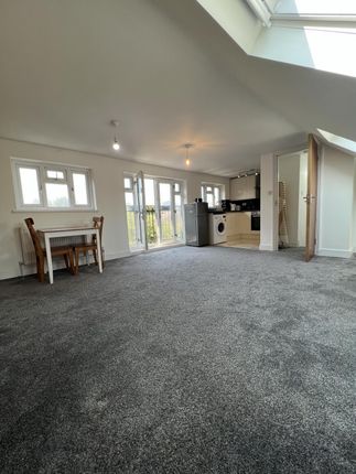 20a Ashton Road, Enfield photo 5