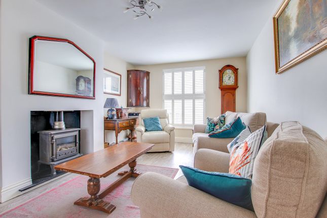 44, Courtenay Place, Lymington photo 2
