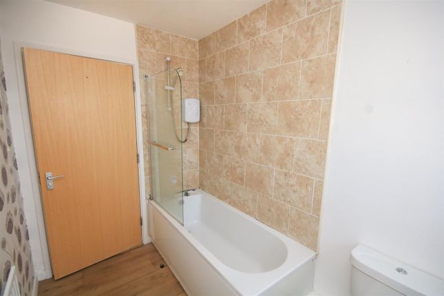 Flat for sale in Lancaster Court, Auckley, Doncaster