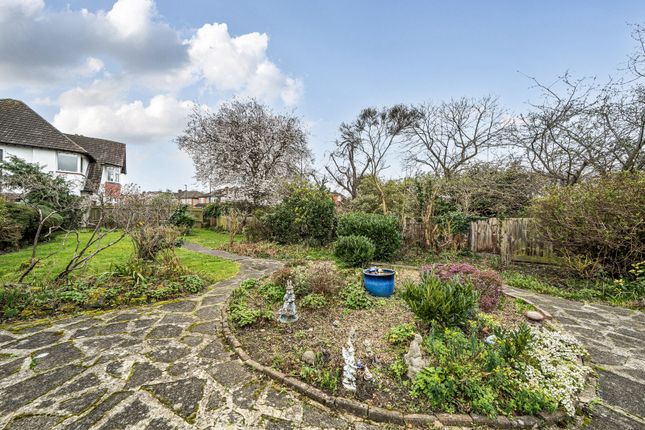 30, Winn Road, London photo 3