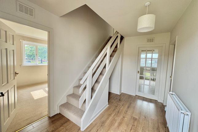39, Loch Maree Way, Bathgate photo 3