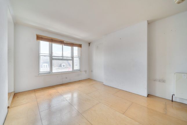 Flat 4, 39-41 Deptford High Street, Greater London photo 4