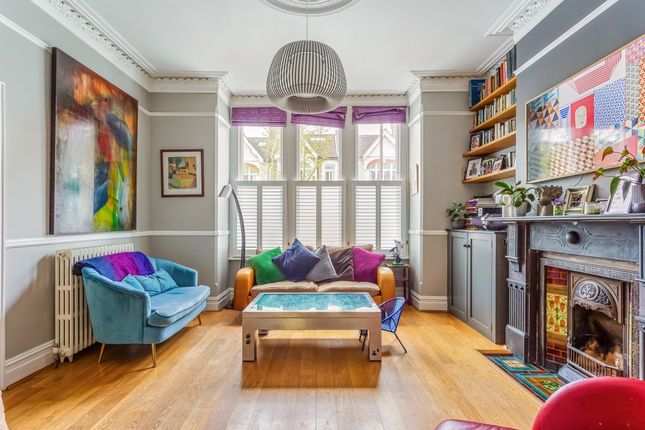 Flat to rent in Holmdene Avenue, London