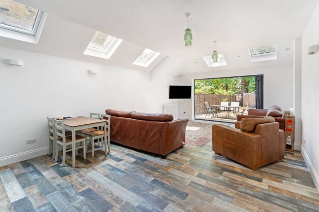 70, Windermere Road, Ealing photo 4
