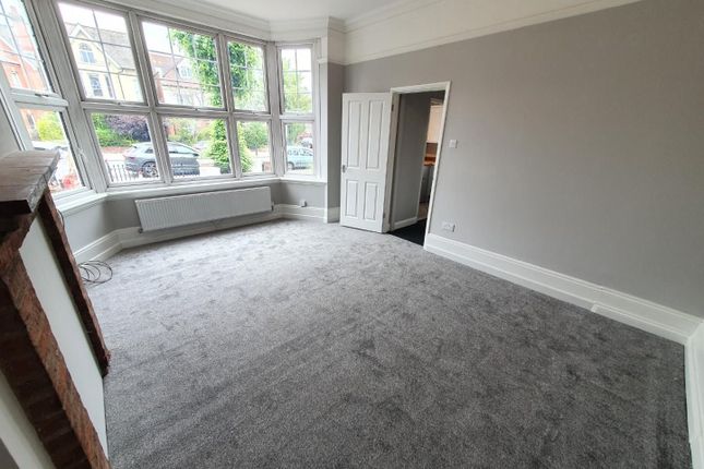 Studio to rent in Clifton Road, Rugby