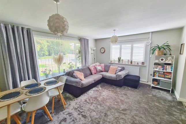 Coylton, Frensham Lane, Bordon photo 4