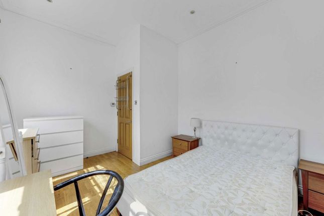 Elmbourne Road, London photo 4