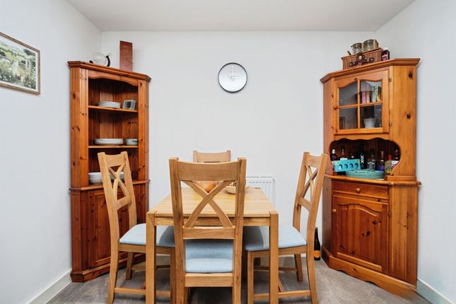 37, Wiltshire Way, TUNBRIDGE WELLS photo 3