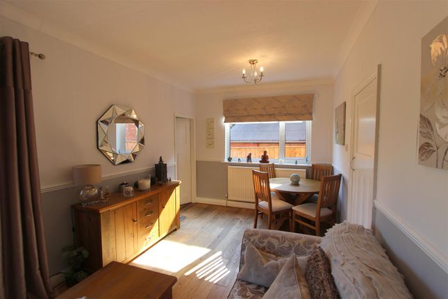 52, Sandriggs, Darlington photo 5