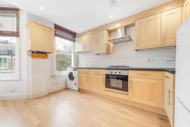 94b, Narbonne Avenue, London photo 4