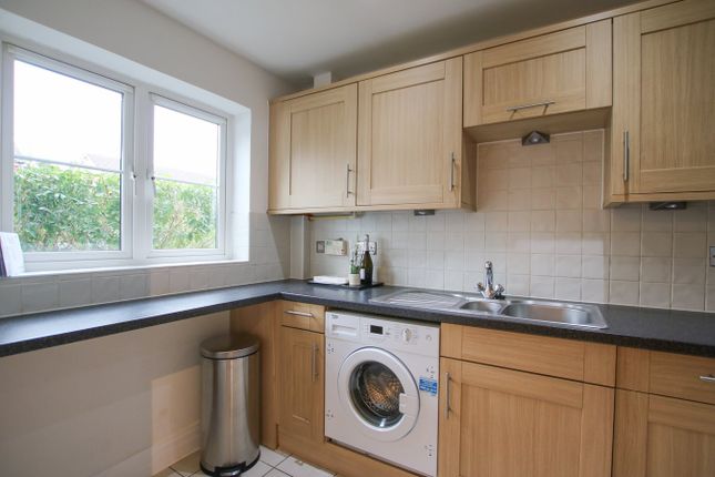 4, Rowland Place, Wokingham photo 2