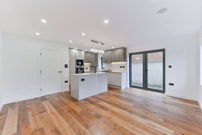 Thumbnail Flat for sale in Allium House, Purley