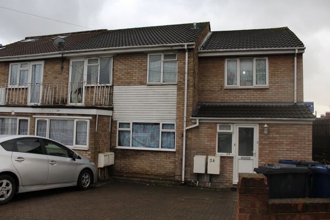 Maisonette for sale in Farm Close, Southall