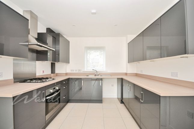 18, The Close, Ashford photo 2