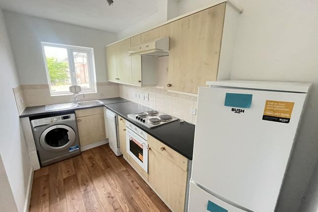 16, Saxon Court, Thatcham photo 4