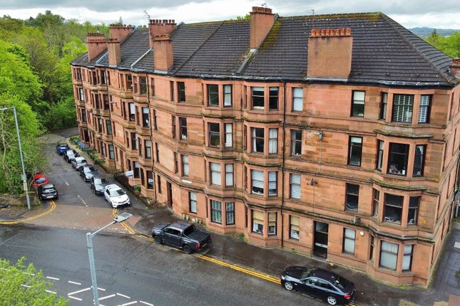 Flat to rent in 4 Auldhouse Avenue, Pollokshaws, Glasgow