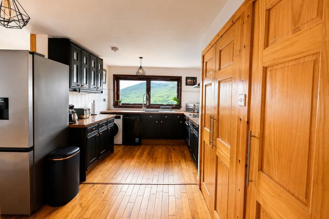 8, Ross Place, Fort William photo 4