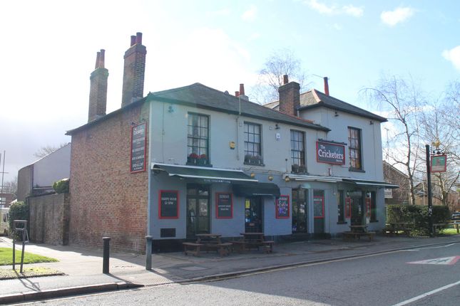 Thumbnail Pub/bar for sale in Fairfield South, Kingston Upon Thames