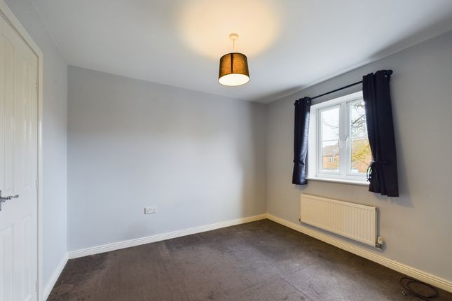 Town house to rent in Poppyfields, Ripley
