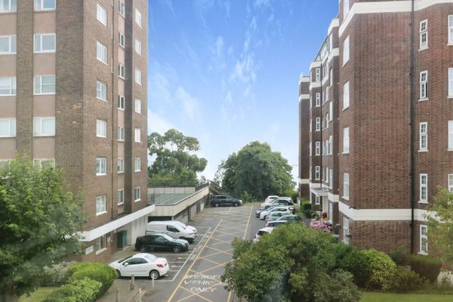 Flat for sale in Rectory Grove, Leigh-On-Sea