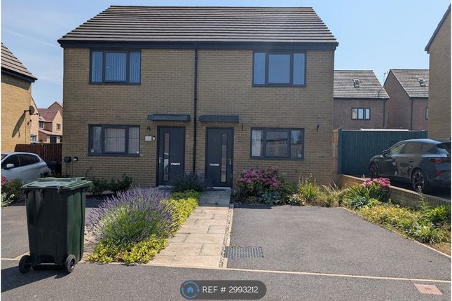 2-bed house on Platform Way, Thurnscoe, Rotherham, £925/mo