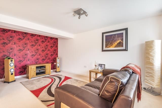 9b, Gordon Road, Thatcham photo 4