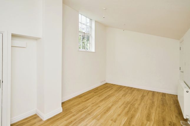 Flat 5, 1, Clarence Road, Clarence Road photo 3