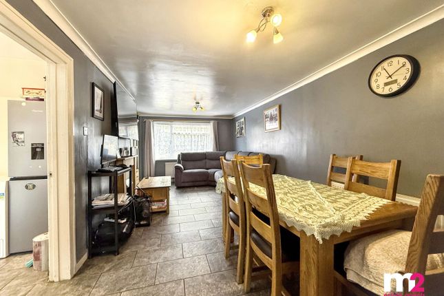 2, Playford Crescent, Newport photo 3