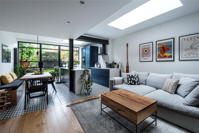 11b, Yeate Street, London photo 4