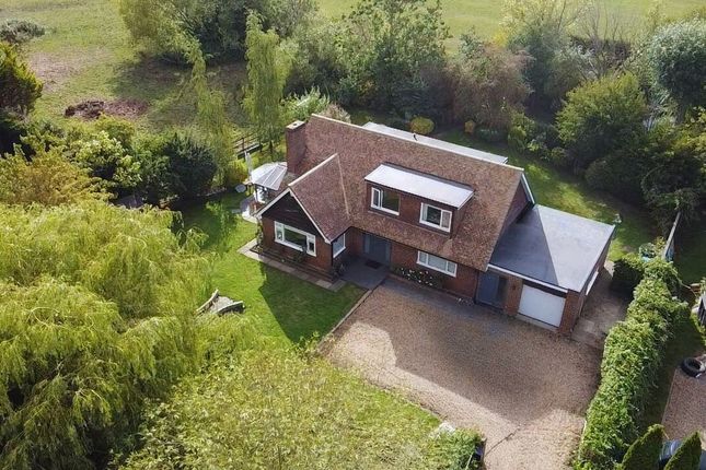 Aven Brook, Fifield Road, Fifield, Maidenhead photo 2