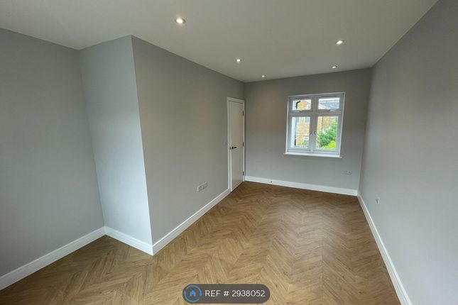 Flat, Footscray Road, London photo 3