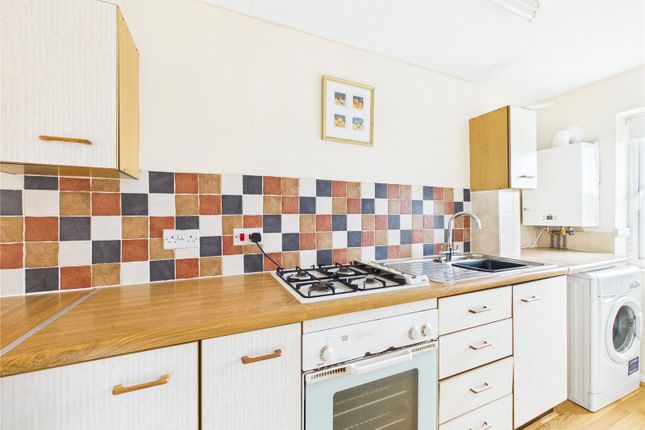 320A, Oaktree Crescent, Bristol photo 5