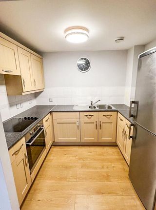 47, Mckenzie Court, Maidstone photo 3