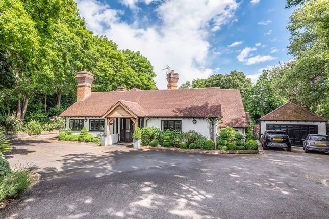 Thumbnail Detached house for sale in Upper Woodcote Village, Purley
