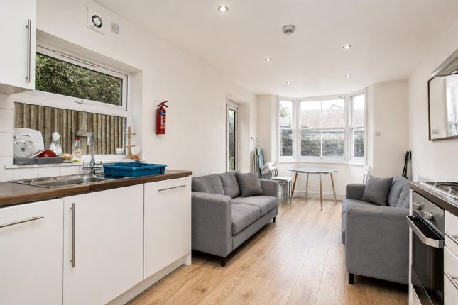 7, Elcot Avenue, London photo 2
