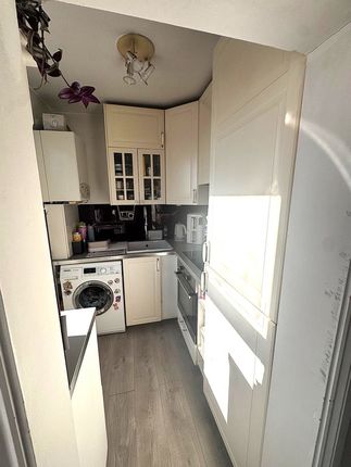Flat B, 170, West Hendon Broadway, West Hendon photo 4