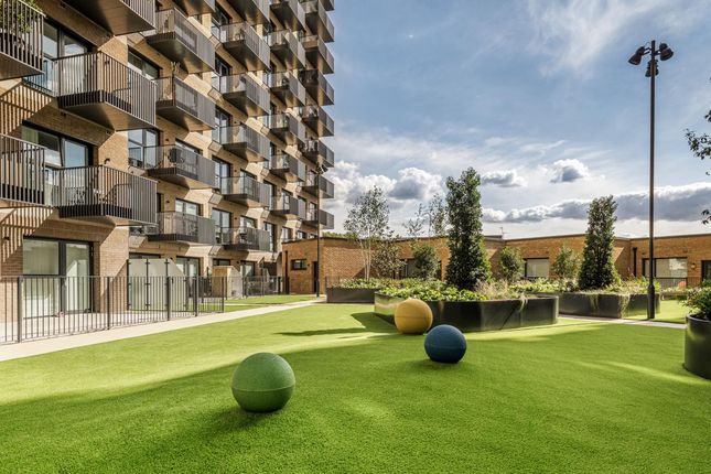 Apartment 74, Starling House