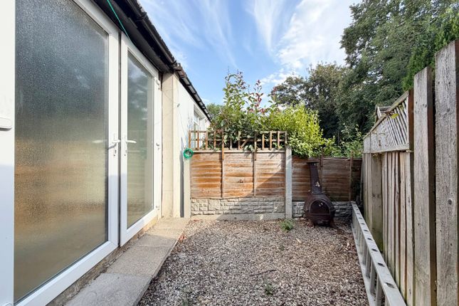 22, Town Road, West Yorkshire photo 4