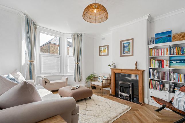 Longfellow Road, Worcester Park photo 2