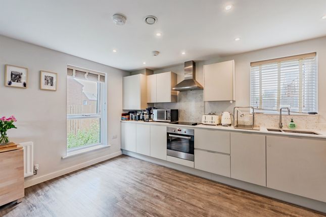 Flat 2, Orion Apartments, 10, William Belt Road, CRAWLEY photo 3