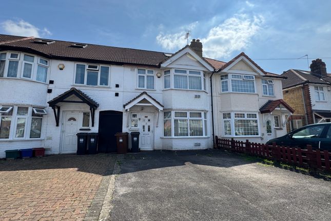 Ash Grove, Hounslow, Heston, Tw5 9Du