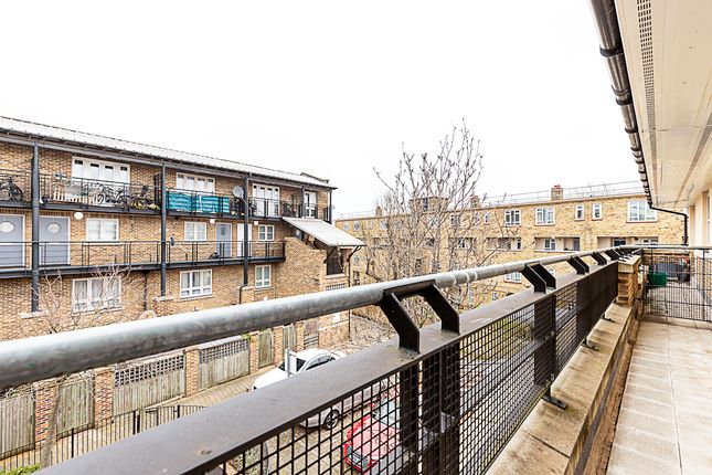 Flat to rent in Vivian Comma Close, Finsbury Park, London