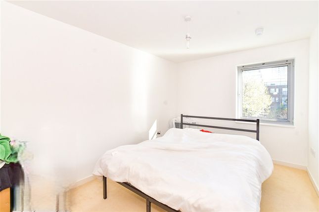 1-bed flat on Admiralty Road, Portsmouth, £99,500